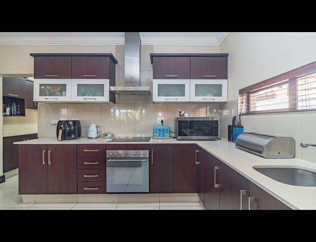 3 BEDROOM HOUSE FOR SALE IN IZINGA